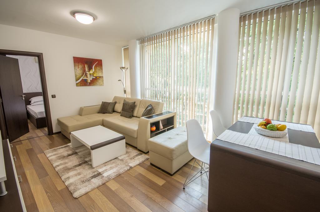 City Apartments La Casa Варна Экстерьер фото